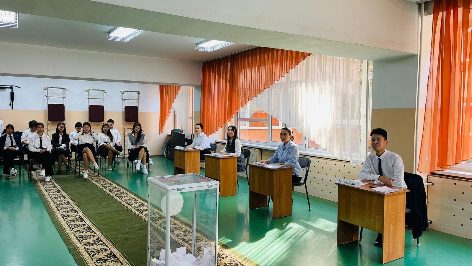 Мектеп парламенті Дүниежүзілік сайлау күніне арналған конкурсқа қатысуда!