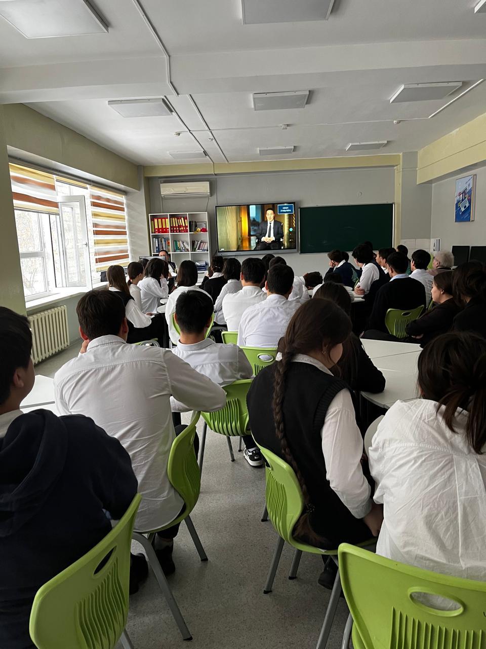 Антикоррупционной службой города Алматы проводится акция «Тәртіпті өзіңнен баста!» для учащихся школ в целях продвижения нарратива «Закон и порядок».